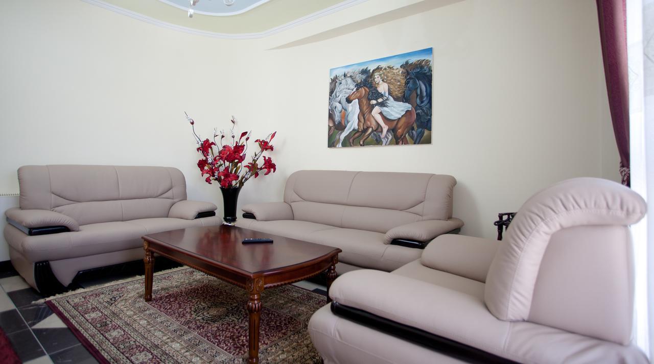 Orchidea Hotel Тирана Экстерьер фото
