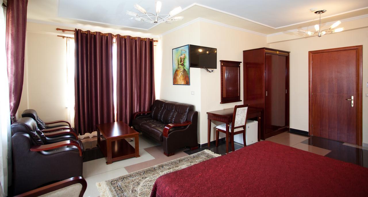 Orchidea Hotel Тирана Экстерьер фото